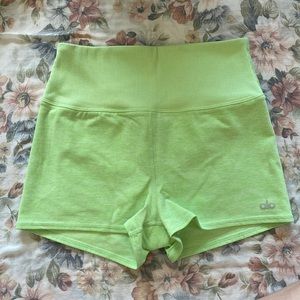 Alo Yoga Aura Alosoft Shorts